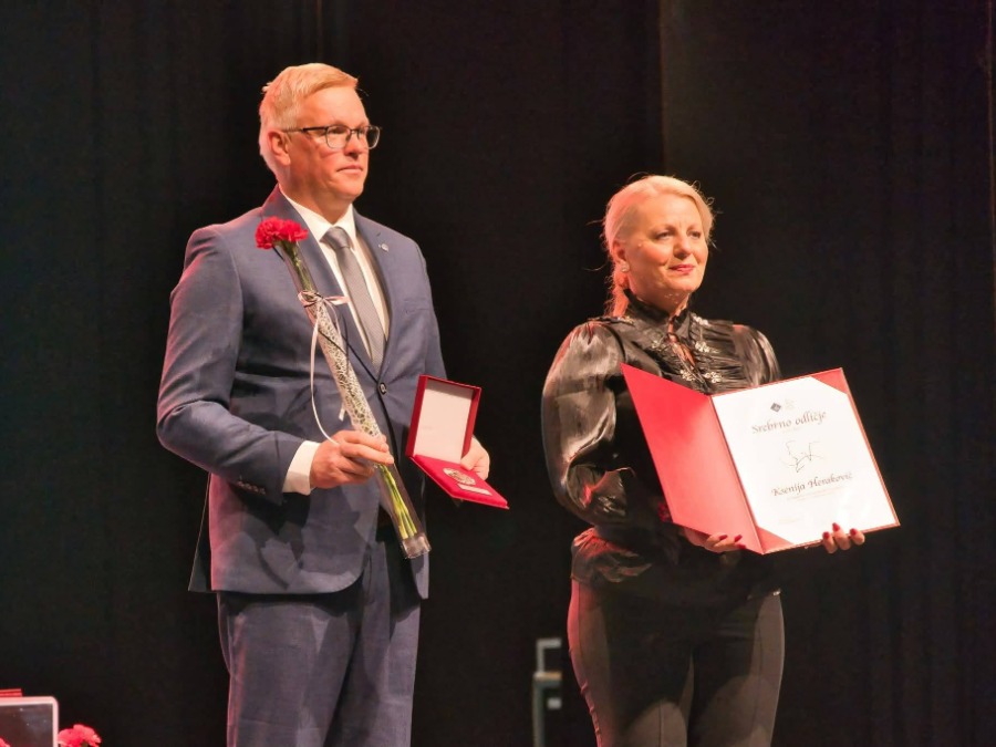 Naša predsednica Ksenija Herakovič prejela odličje